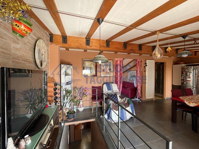 Casa Semi Indipendente in Vendita a Pompeiana, 260'000€, 120 m²