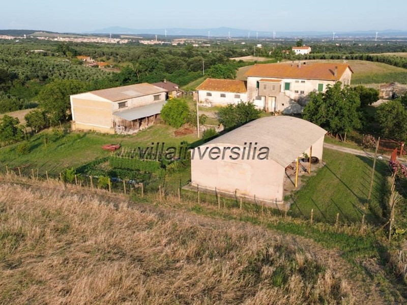 Casale in Vendita a Canino, 500'000€, 450 m², arredato