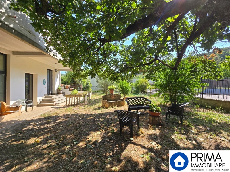 Villa in Vendita a Montefranco, 230'000&euro;, 164 m²