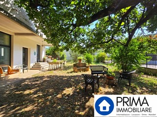 Villa in Vendita a Montefranco, 230'000&euro;, 164 m²