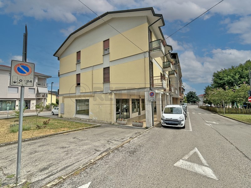 Appartamento in Vendita a Trissino, zona TRISSINO, 145'000&euro;, 149 m²