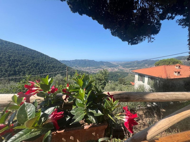 Casa Indipendente in Vendita a Camaiore, zona Metato, 380'000&euro;, 80 m²