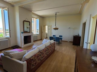 Appartamento in Affitto a Pietrasanta, 1'700€, 100 m², arredato