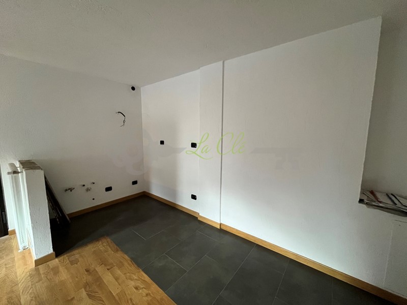 Quadrilocale in Vendita a Courmayeur, zona Larzey, 380'000€, 67 m², con Box