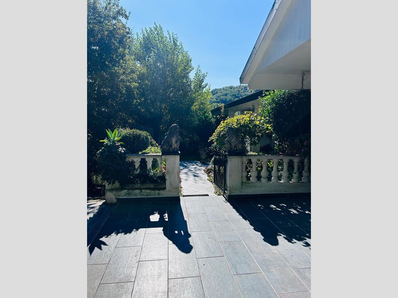 Casa Indipendente in Vendita a Aulla, zona Canova, 275'000€, 200 m², arredato