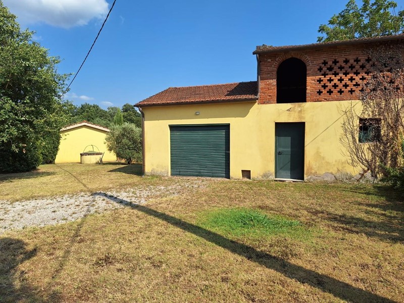 Casale in Vendita a Castelfranco di Sotto, zona Orentano, 75'000€, 115 m²