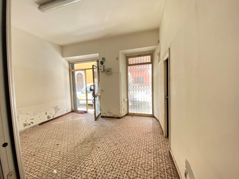 Capannone in Affitto a Pietrasanta, zona Centrale, 650€, 40 m²