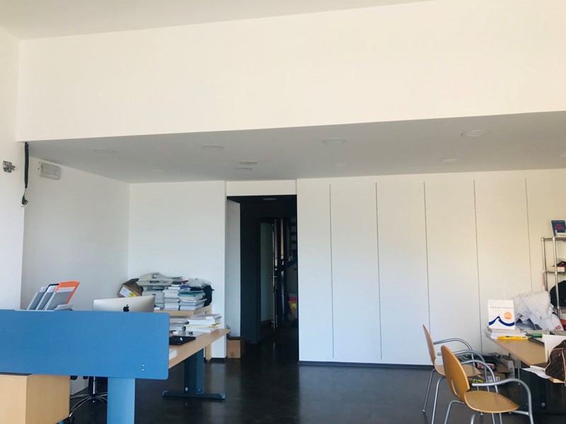 Immobile commerciale in Vendita a Seravezza, zona Querceta, 230'000&euro;, 108 m²