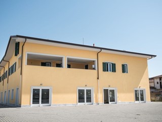 Capannone in Affitto a Pietrasanta, 2'250€, 128 m²