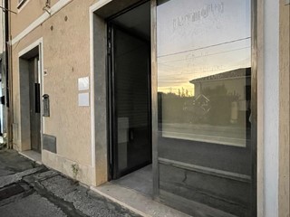 Capannone in Vendita a Pietrasanta, 750€, 40 m²