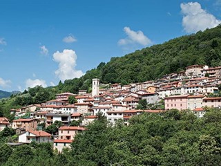 Casa Semi Indipendente in Vendita a Stazzema, zona Levigliani, 80'000€, 50 m²