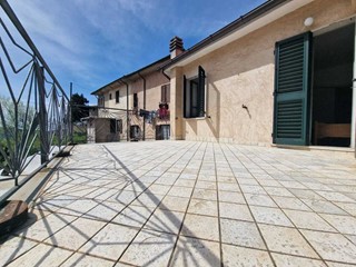 Casa Semi Indipendente in Vendita a Stazzema, zona Levigliani, 110'000€, 