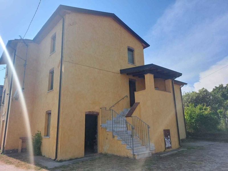 Casa Semi Indipendente in Vendita a Castelnuovo Magra, zona Colombiera, 199'000&euro;, 110 m²