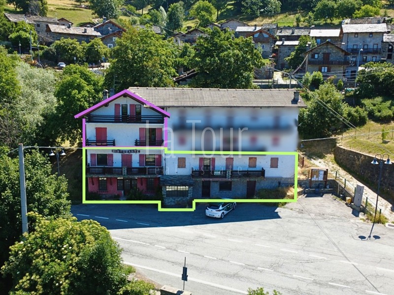 Casa Indipendente in Vendita a Saint Vincent, 115'000€, 290 m²