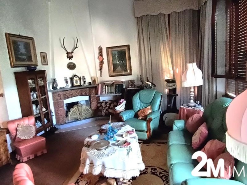 Villa bifamiliare in Vendita a San Giuliano Terme, zona Asciano, 390'000€, 367 m², con Box