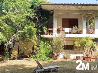 Villa bifamiliare in Vendita a San Giuliano Terme, zona Asciano, 390'000€, 367 m², con Box