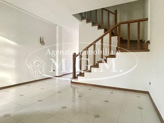 Appartamento in Vendita a Pontedera, 155'000€, 85 m², arredato