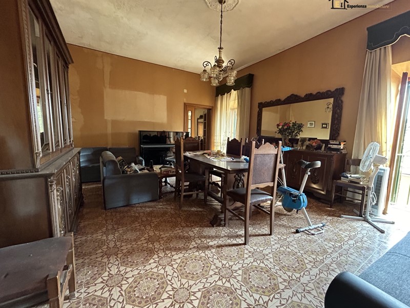 Quadrilocale in Vendita a Roccantica, 79'000&euro;, 140 m²