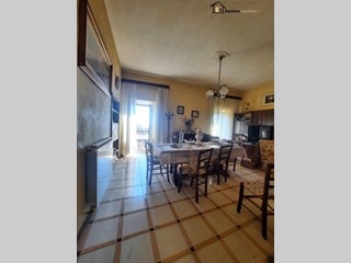 Quadrilocale in Vendita a Roccantica, 79'000&euro;, 140 m²