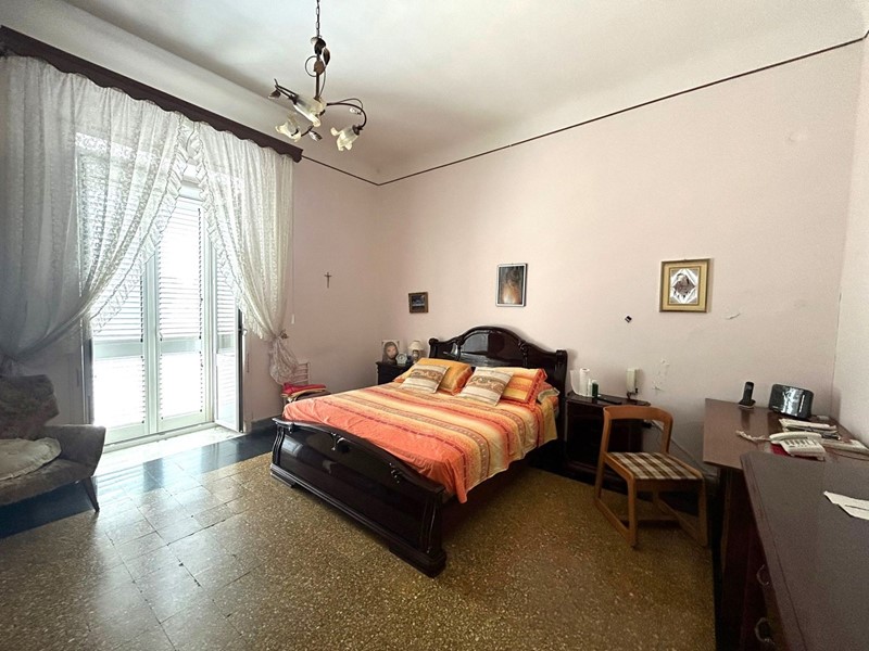 Casa Indipendente in Vendita a Pulsano, 148'000€, 550 m²