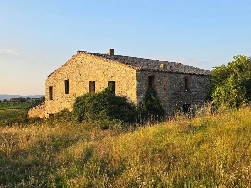 Casa Indipendente in Vendita a Baschi, 630'000&euro;, 400 m²