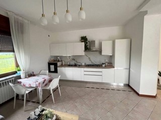 Trilocale in Vendita a Gambellara, zona Torri Di Confine, 157'000€, 90 m², arredato, con Box