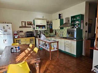 Casa Indipendente in Vendita a Santo Stefano di Magra, 235'000€, 210 m²