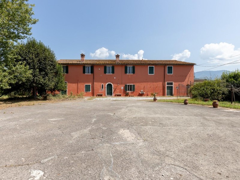 Casa di corte in Vendita a San Giuliano Terme, zona Campo, 795'000€, 900 m²