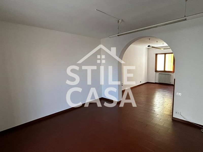 Ufficio in Vendita a Altopascio, 45'000€, 48 m²