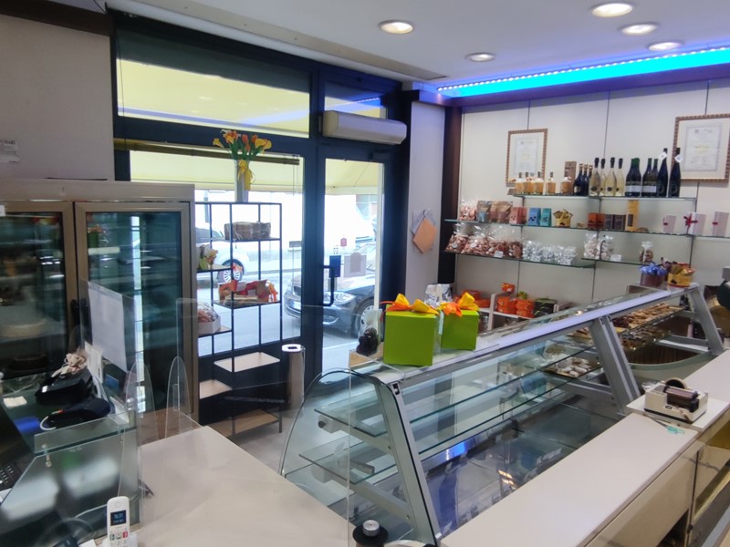 Attività commerciale in Vendita a Asti, zona est, 135'000&euro;, 264 m²