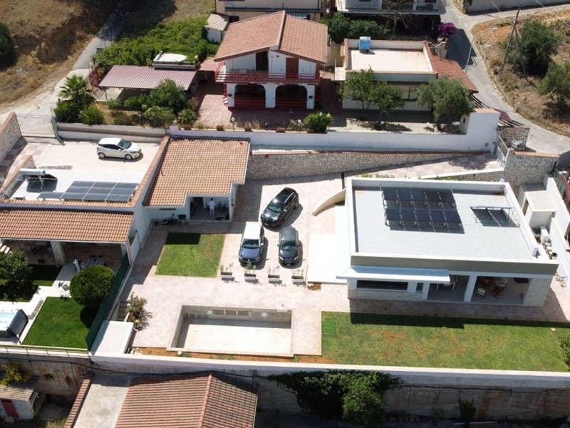 Casa Indipendente in Vendita a Balestrate, 425'000€, 130 m², arredato