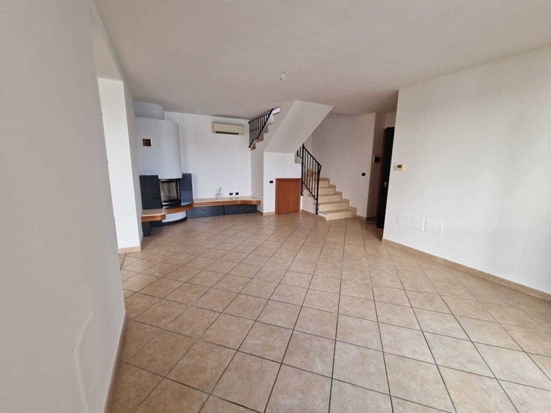 Casa Semi Indipendente in Vendita a Meldola, 245'000&euro;, 184 m², con Box