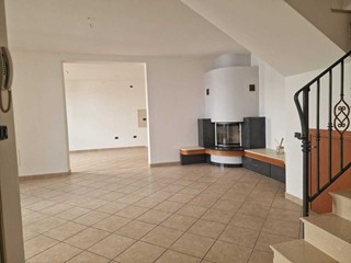 Casa Semi Indipendente in Vendita a Meldola, 245'000&euro;, 184 m², con Box