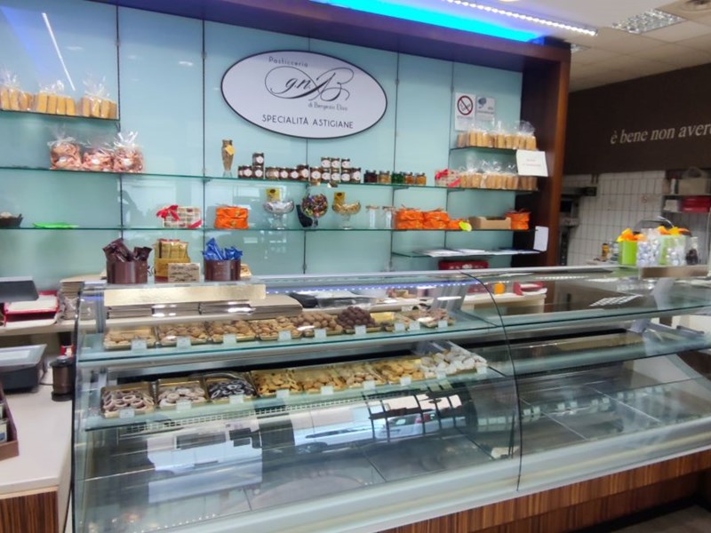 Attività commerciale in Vendita a Asti, zona est, 135'000€, 264 m², arredato