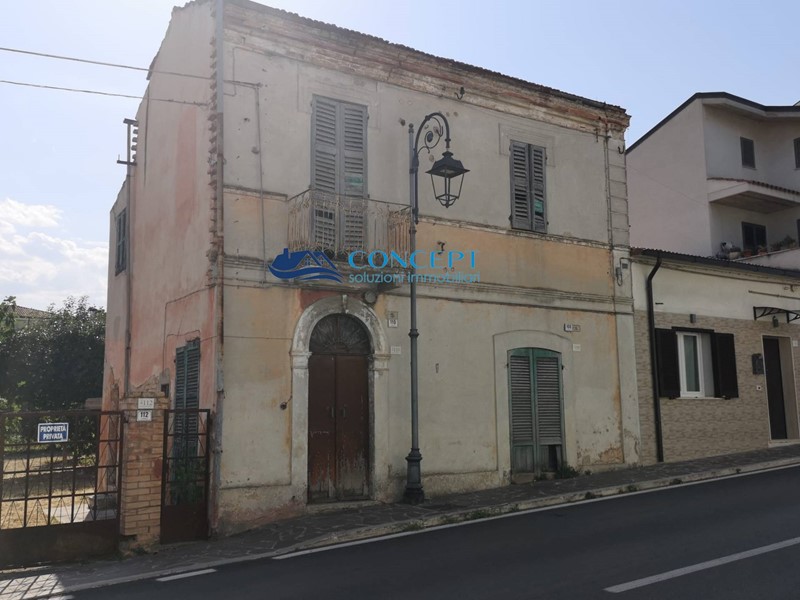 Rustico in Vendita a Nereto, 55'000€, 80 m²
