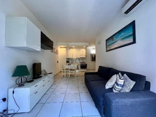 Bilocale in Vendita a Massa, zona Marina di Massa, 270'000€, 50 m², arredato, con Box