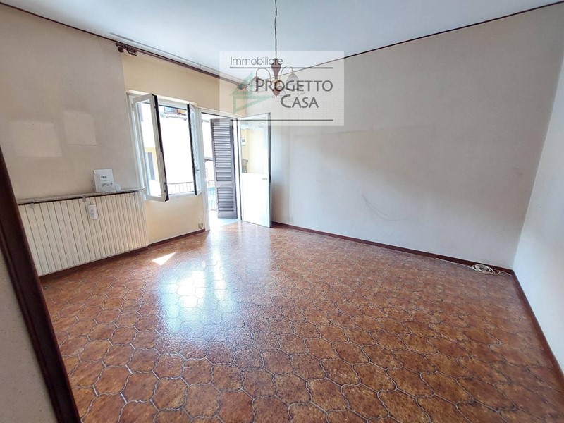 Quadrilocale in Vendita a Omegna, 68'000€, 90 m²