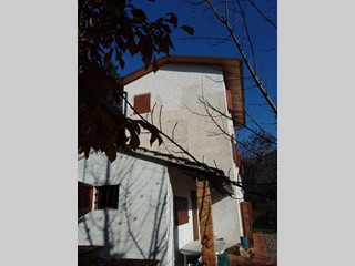Casale in Vendita a Bagni di Lucca, 200'000€, 210 m², con Box