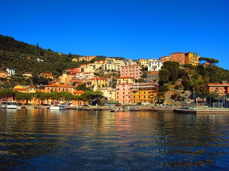 Trilocale in Vendita a La Spezia, zona Cadimare, 198'000€, 80 m², arredato