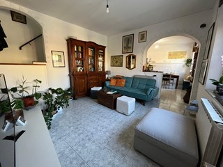 Casa Indipendente in Vendita a San Giuliano Terme, zona Orzignano, 160'000€, 145 m², arredato, con Box