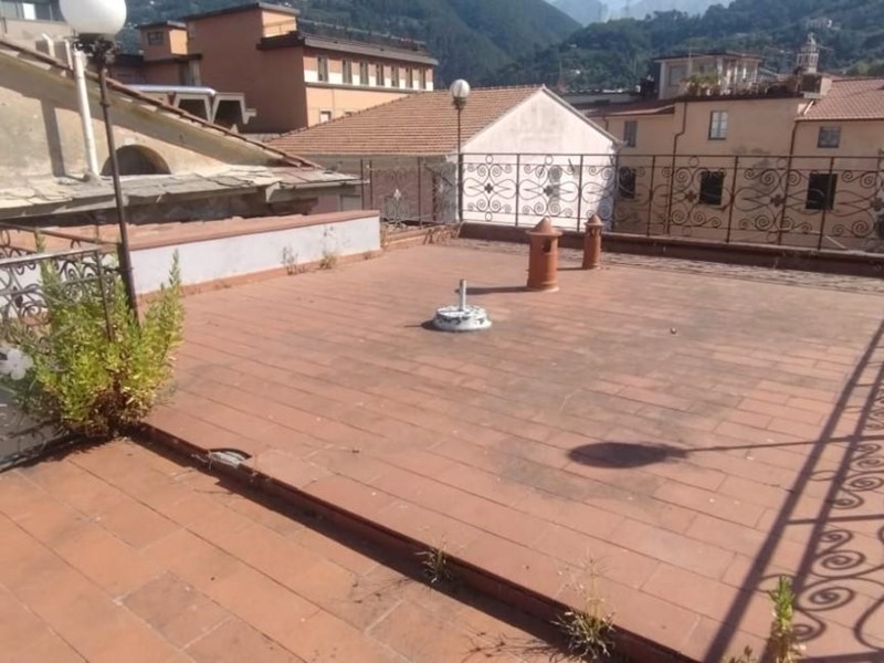 Attico in Vendita a Massa, 450'000€, 250 m²