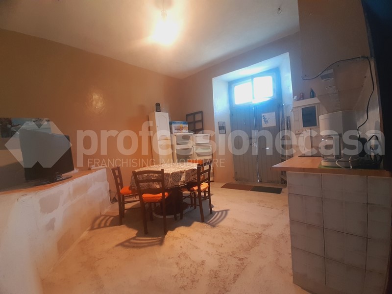 Casa Indipendente in Vendita a Montenero Val Cocchiara, 39'000€, 76 m², arredato
