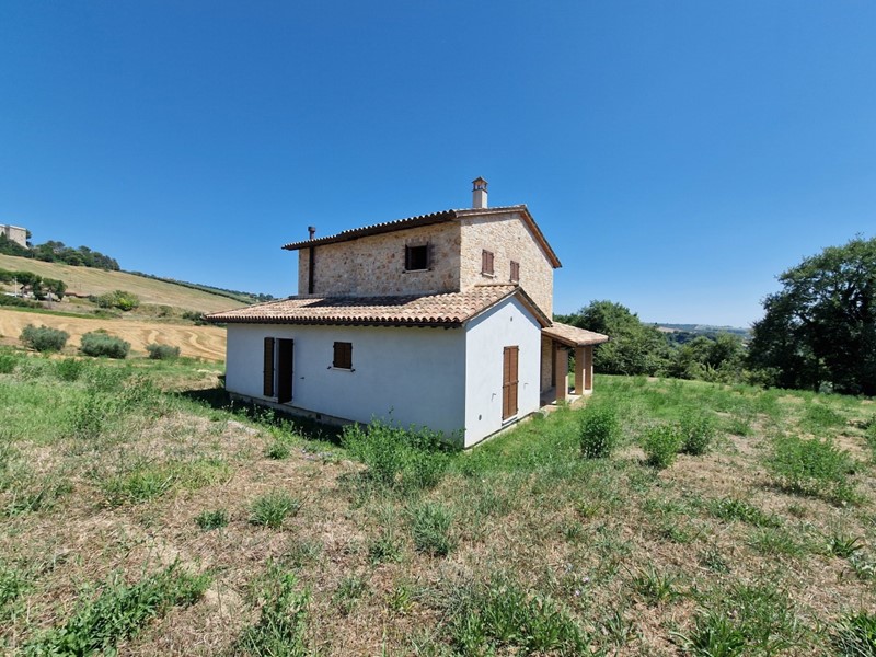 Casa Indipendente in Vendita a Todi, 250'000€, 190 m²