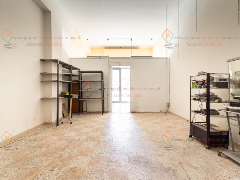 Immobile commerciale in Vendita a Siracusa, zona Tisia Tica Zecchino, 45'000&euro;, 50 m²