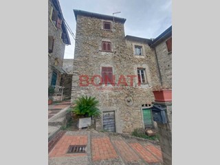 Casa Semi Indipendente in Vendita a Follo, zona Follo Alto, 49'000€, 85 m²