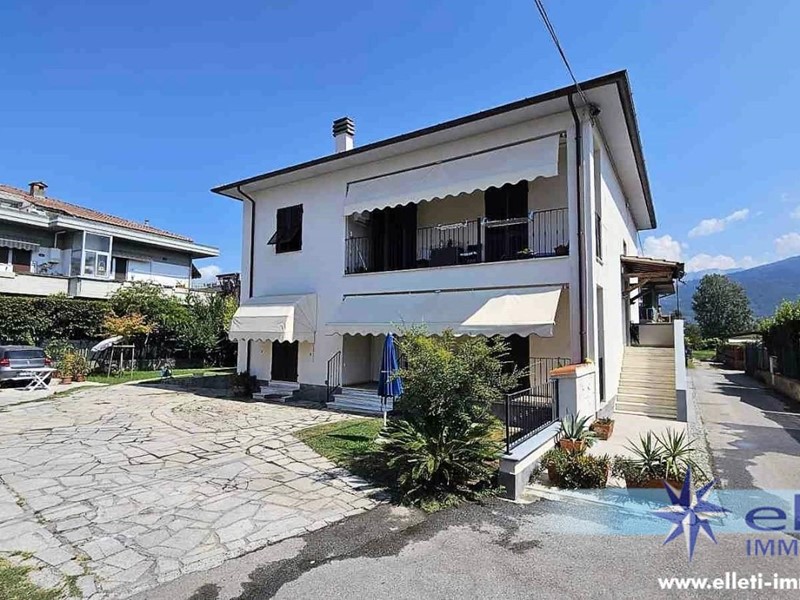 Appartamento in Vendita a Massa, zona Ronchi, 230'000€, 120 m², arredato