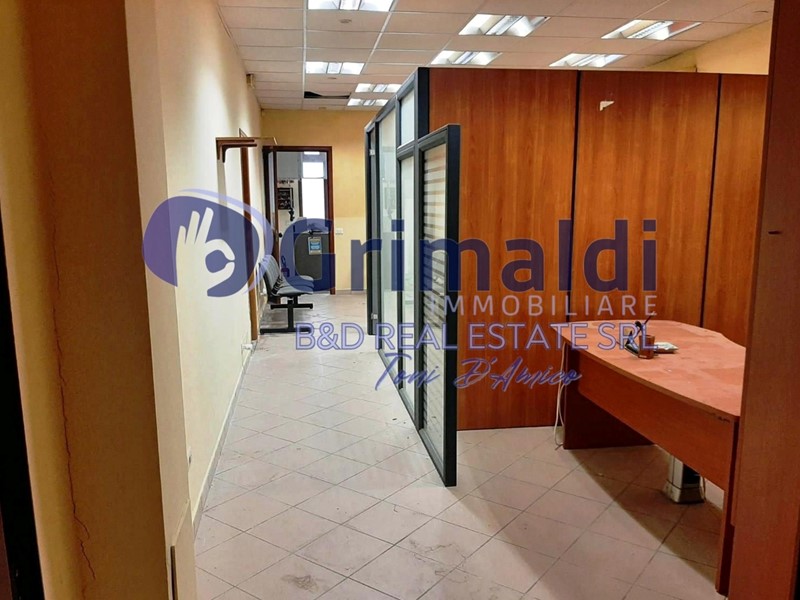 Ufficio in Vendita a Bagheria, 45'000€, 80 m²