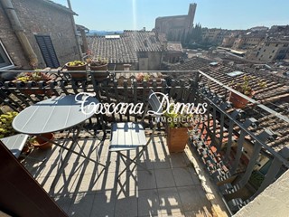Appartamento in Vendita a Siena, 690'000&euro;, 140 m², arredato