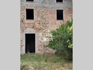 Casa Indipendente in Vendita a Castelfranco di Sotto, zona Orentano, 100'000€, 200 m²