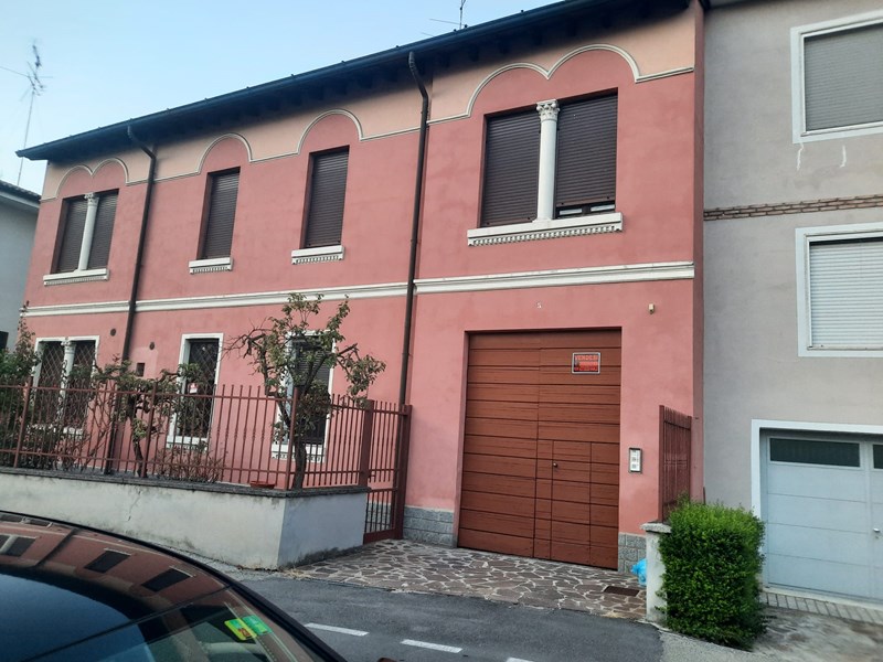 Bilocale in Vendita a Lodi, zona Centro/ Stazione , 87'000€, 50 m²